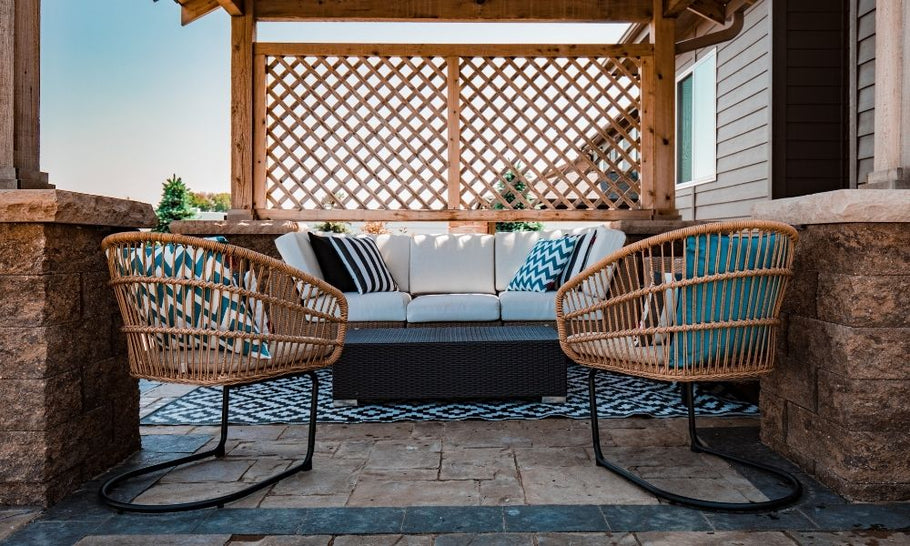 The Differences Between Indoor vs. Outdoor Upholstery Fabric